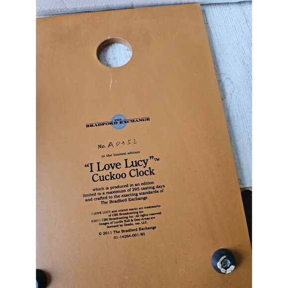 Bradford exchange I Love Lucy cuckoo clock Lucille Ball - Picture 13 of 14